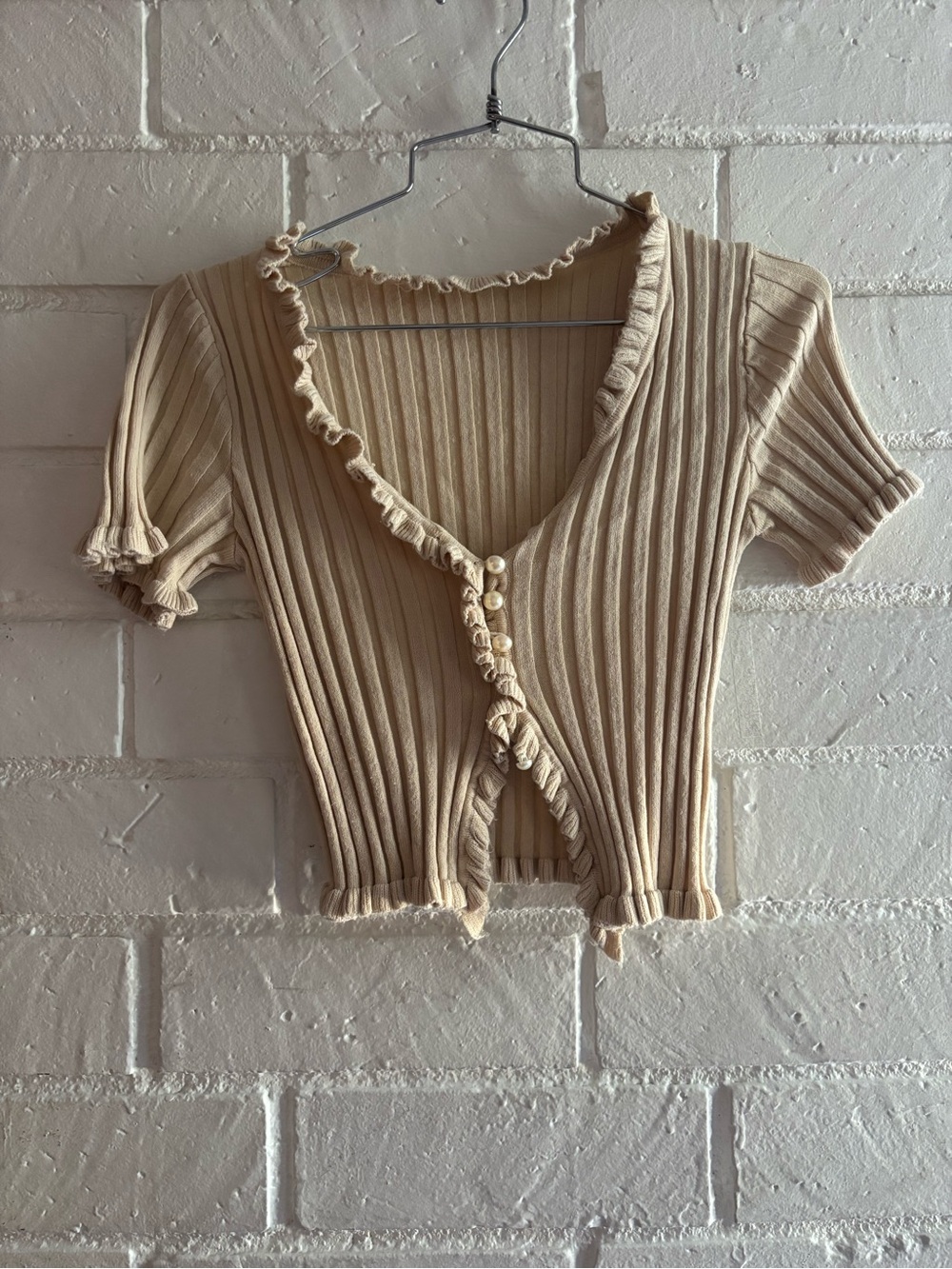 Ribbed Ruffle Button-Front Crop Top - Cream
